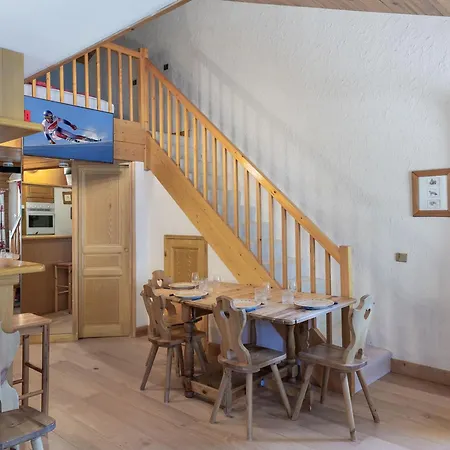 Appartement Duplex A 1850: Proche Centre Et Pistes, 6 Pers., Parking *